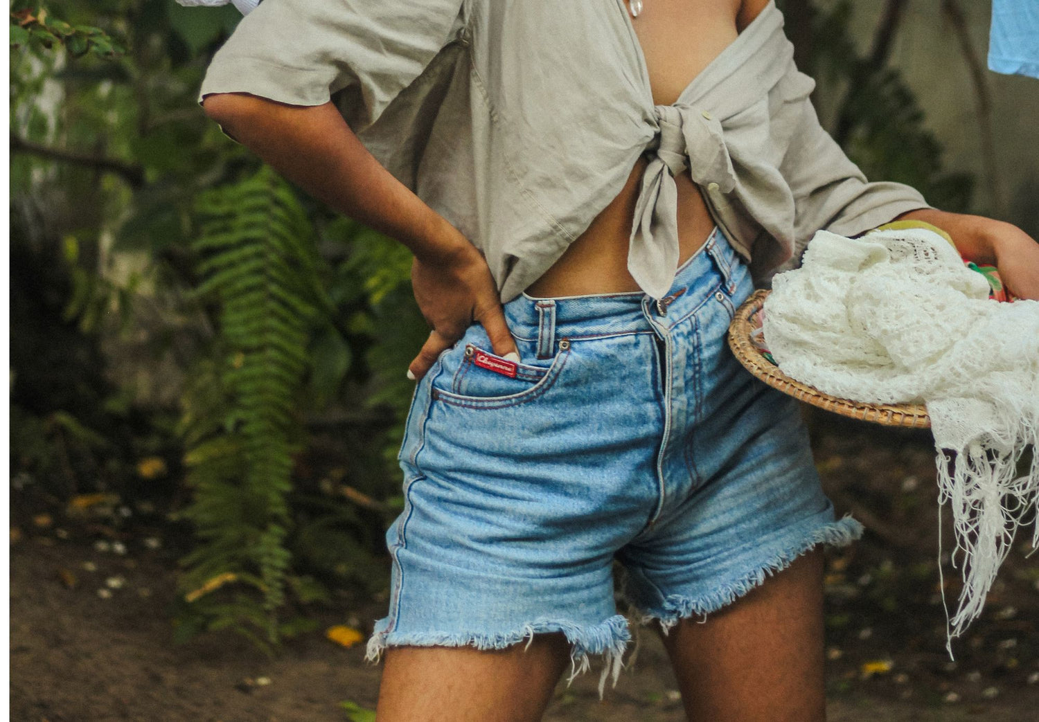 Effortlessly Chic: Styling Your Denim Shorts for Sophisticated Summer Looks