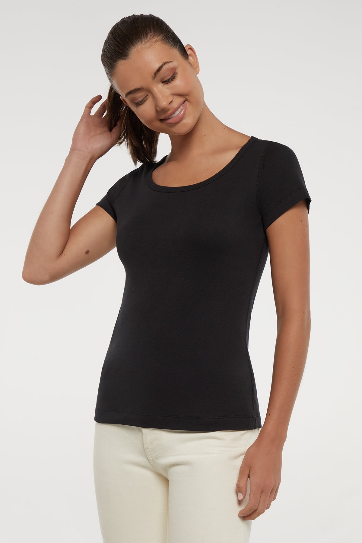 Short Sleeve Round Neck Tee Black – Three Dots
