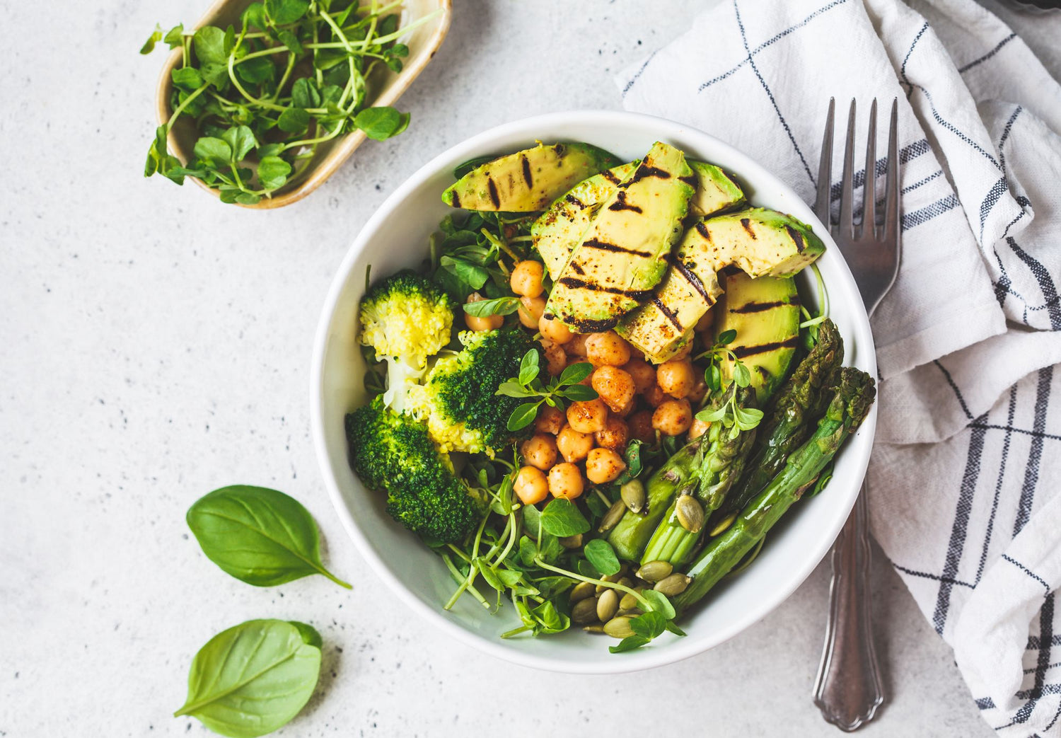 Springtime Salads for Women: Fresh and Flavorful Recipes for Healthy Eating