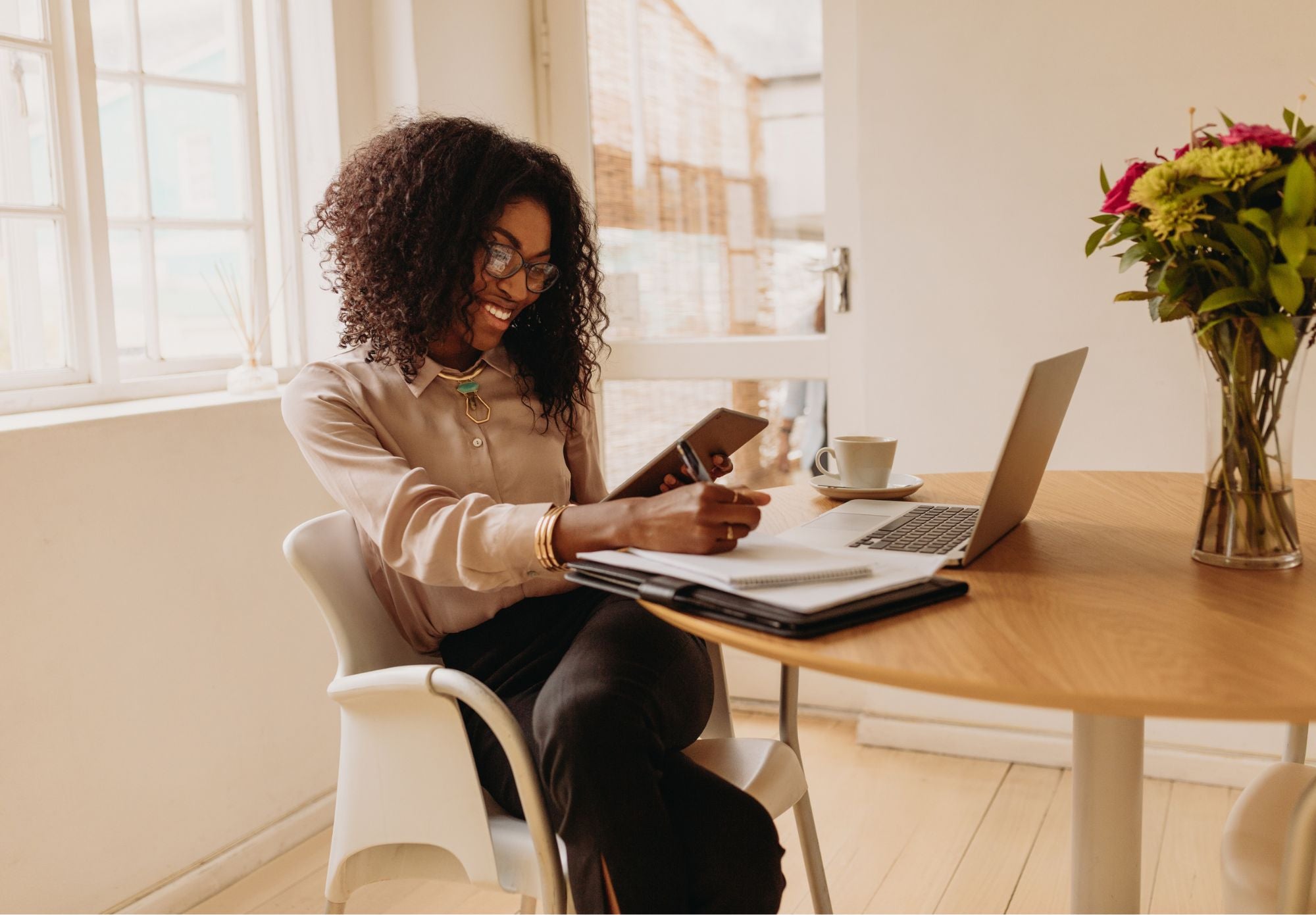 Fashionable Work-From-Home Outfits: Striking the Perfect Balance Between Style and Comfort