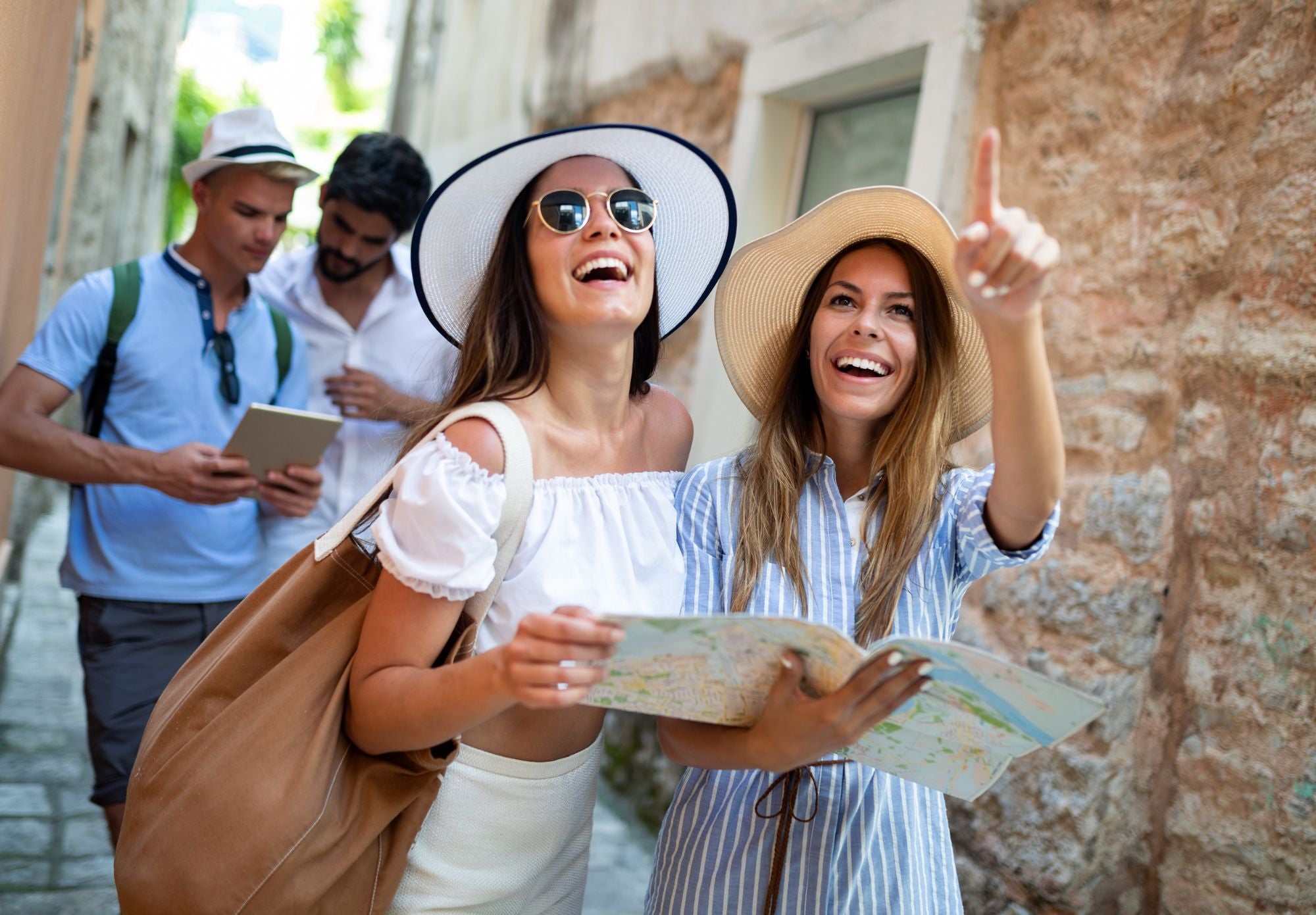 Finding Your Tribe: Connecting with Fellow Female Travelers on the Road