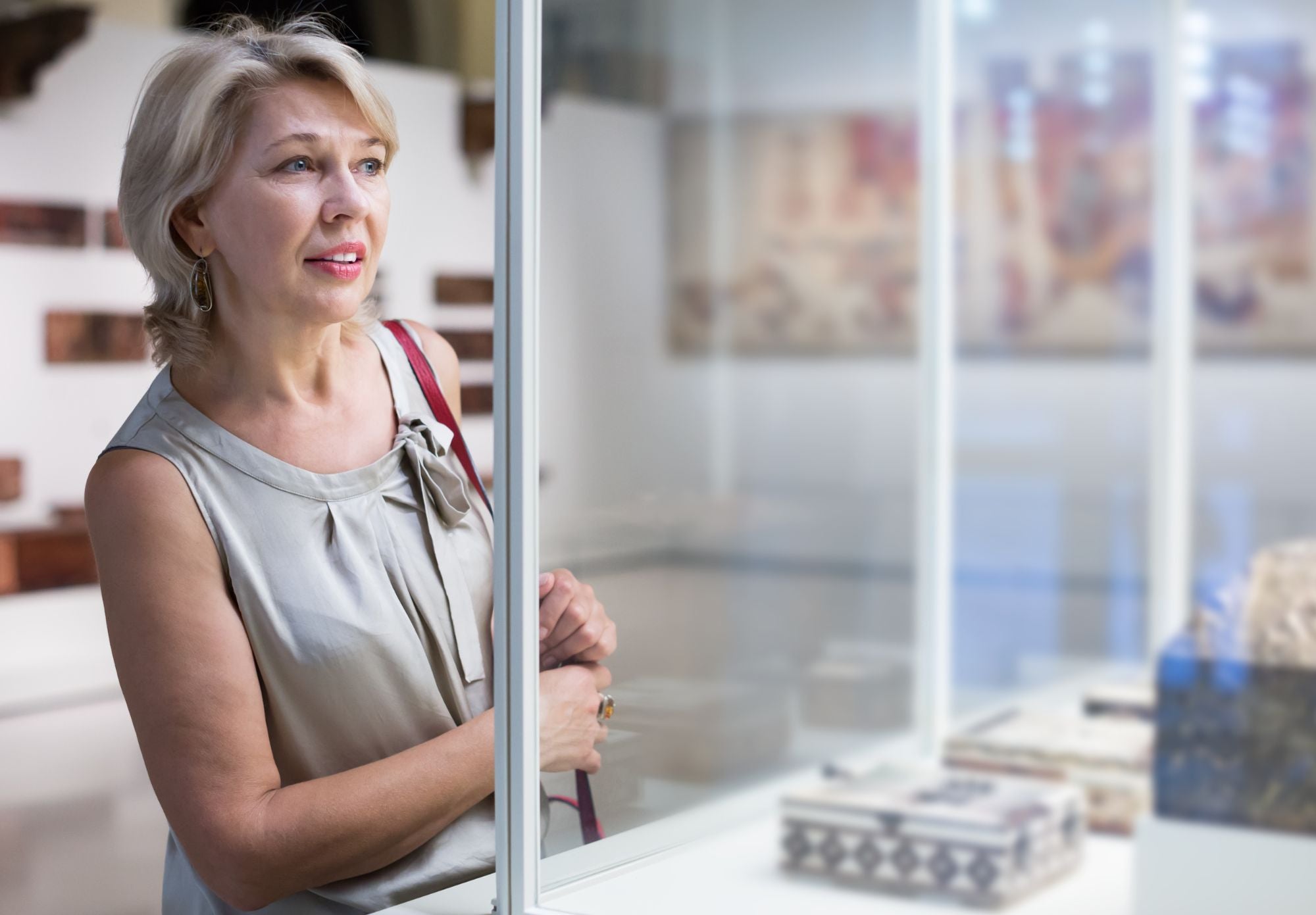 Traveling for Art Lovers: Museums, Galleries, and Street Art Exploration