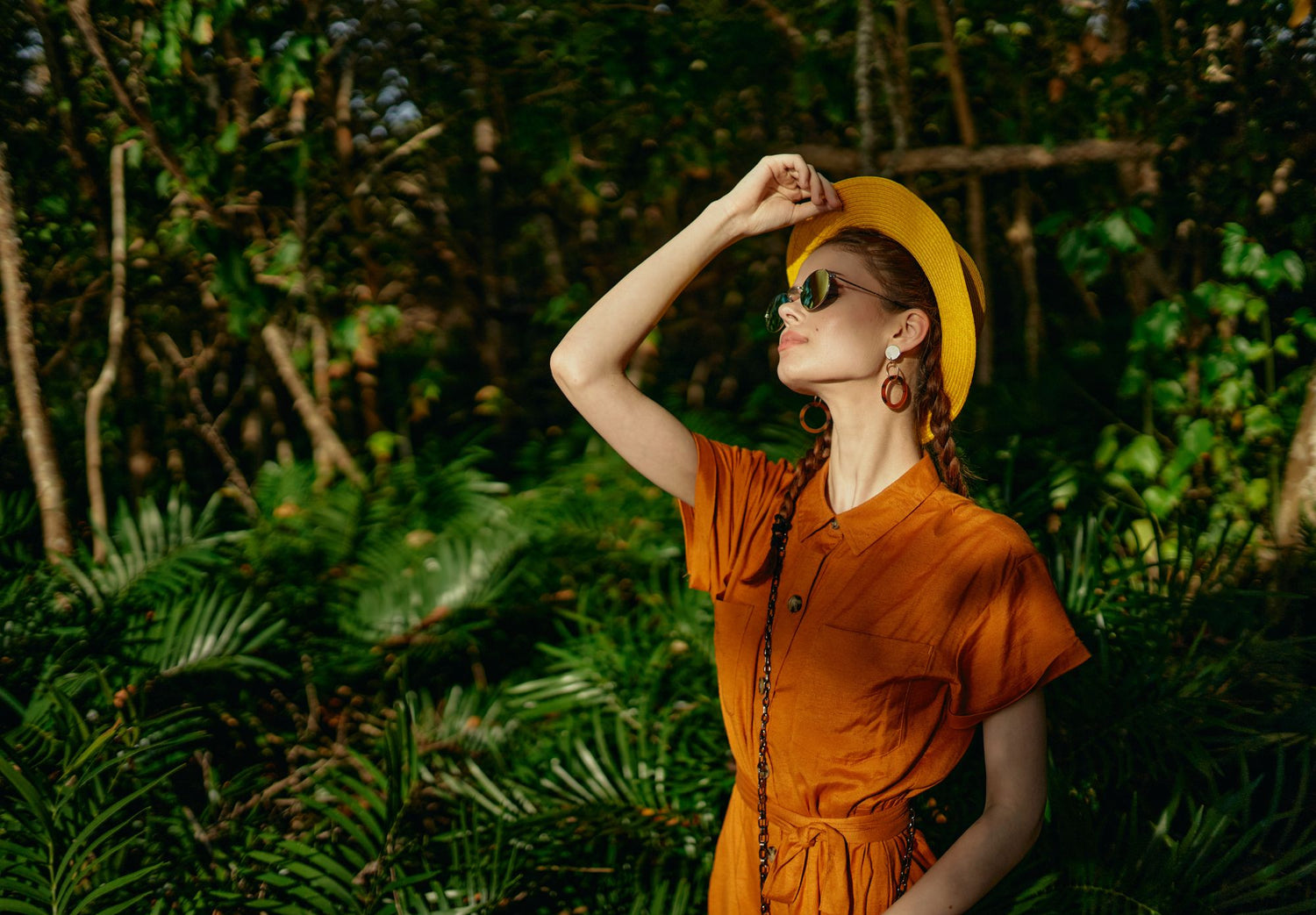 Colorful Accessories: Brightening Up Your Summer Looks with Statement Pieces